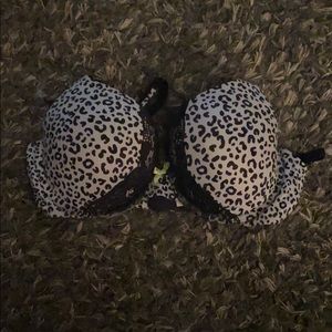 Lot of 16 Victoria Secret Bras